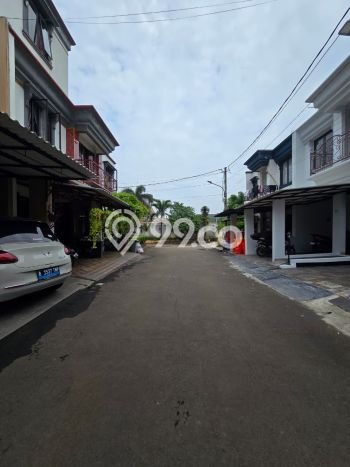 Jual Rumah Mewah Elegan Dengan View Cantik di Cipinang, Jakarta Timur Jual Rumah Mewah Elegan Dengan View Cantik di Cipinang, Jakarta Timur