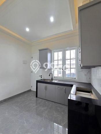Hunian Mewah Siap Huni LT 170m2 di Duren Sawit, Jakarta Timur Hunian Mewah Siap Huni LT 170m2 di Duren Sawit, Jakarta Timur