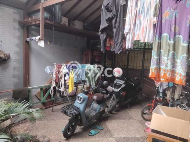 Rumah Luas Asri 4 KT Siap Pakai di Sektor 5 - Bintaro Tangerang Selatan Rumah Luas Asri 4 KT Siap Pakai di Sektor 5 - Bintaro Tangerang Selatan