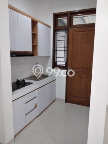 Disewakan! Rumah 3 Kamar Tidur &
2 Kamar Mandi di Sektor 3A - Bintaro, Tangerang Selatan Disewakan! Rumah 3 Kamar Tidur &
2 Kamar Mandi di Sektor 3A - Bintaro, Tangerang Selatan