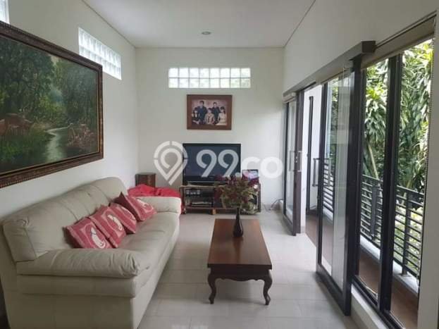DIJUAL CEPAT! Rumah Siap Huni Area Strategis , LT 231m2m² Bangunan 200m2m² DIJUAL CEPAT! Rumah Siap Huni Area Strategis , LT 231m2m² Bangunan 200m2m²