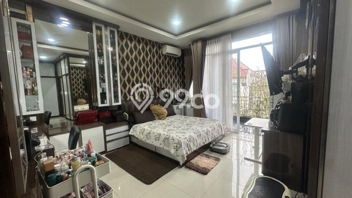 Rumah Elit LB 450m2 Siap Pakai Desain Elegan di Ciwaruga, Bandung Rumah Elit LB 450m2 Siap Pakai Desain Elegan di Ciwaruga, Bandung