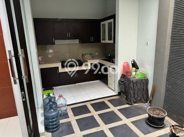 Dijual Rumah 4 Kamar Lokasi Ideal Nyaman dan Strategis di Astanaanyar Dijual Rumah 4 Kamar Lokasi Ideal Nyaman dan Strategis di Astanaanyar