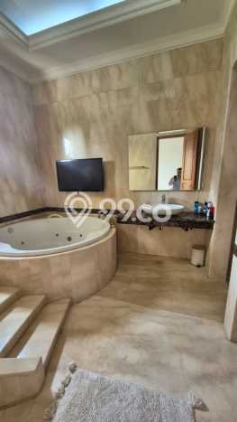 Rumah Luxury Modern Siap Huni di Graha Surabaya Rumah Luxury Modern Siap Huni di Graha Surabaya