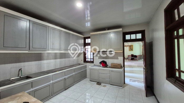 Jarang Ada! Rumah Kontrakan 5 Kamar Nyaman Siap Huni Pakuwon Indah Jarang Ada! Rumah Kontrakan 5 Kamar Nyaman Siap Huni Pakuwon Indah