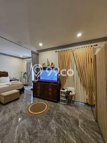 Jual Rumah Luas Elegan Dengan View Eksklusif di Wisata Bukit Mas, Surabaya Jual Rumah Luas Elegan Dengan View Eksklusif di Wisata Bukit Mas, Surabaya