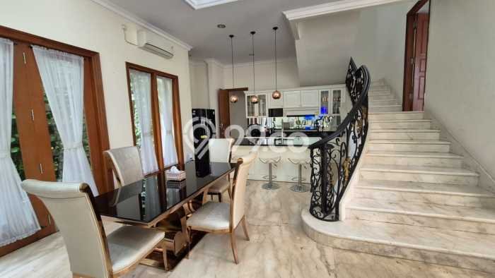 Rumah Luxury Modern Siap Huni di Graha Surabaya Rumah Luxury Modern Siap Huni di Graha Surabaya