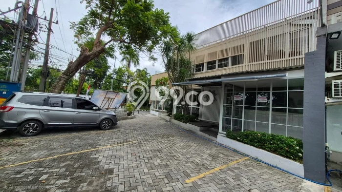 Unit Komersial Paling Strategis di Gubeng Surabaya dengan LB 500m2 Unit Komersial Paling Strategis di Gubeng Surabaya dengan LB 500m2