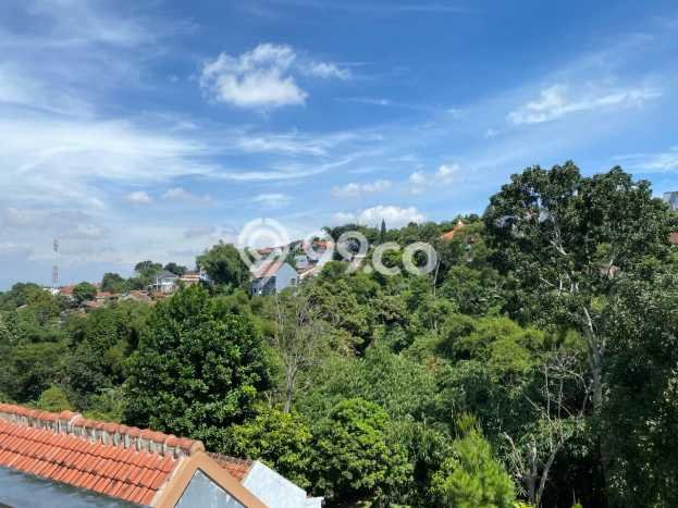 Rumah Terawat di , Bandung, Luas Tanah 259m2m², LB 300m2m² Rumah Terawat di , Bandung, Luas Tanah 259m2m², LB 300m2m²