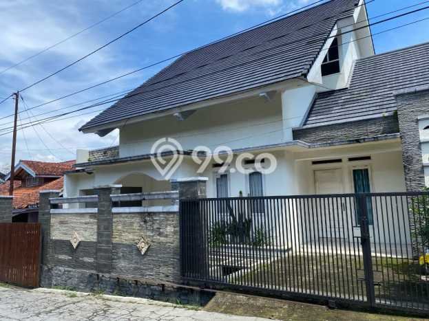 Rumah Terawat di , Bandung, Luas Tanah 259m2m², LB 300m2m² Rumah Terawat di , Bandung, Luas Tanah 259m2m², LB 300m2m²