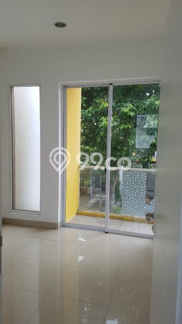Rumah di Green Lake City, Akses ke Fasilitas, LT 90m² Rumah di Green Lake City, Akses ke Fasilitas, LT 90m²