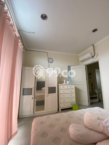 DISEWAKAN Rumah Furnished di Green Lake City DISEWAKAN Rumah Furnished di Green Lake City