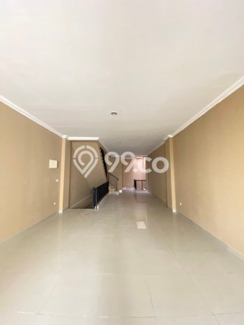 DISEWAKAN RUKO SIAP HUNIII di Green Lake City 286 m² DISEWAKAN RUKO SIAP HUNIII di Green Lake City 286 m²