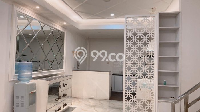 Rumah 4 Lantai Furnished Bagus di Green Lake City Rumah 4 Lantai Furnished Bagus di Green Lake City