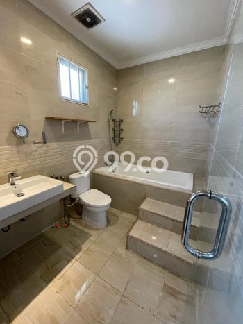 Rumah 4 Lantai Furnished Bagus Rumah 4 Lantai Furnished Bagus