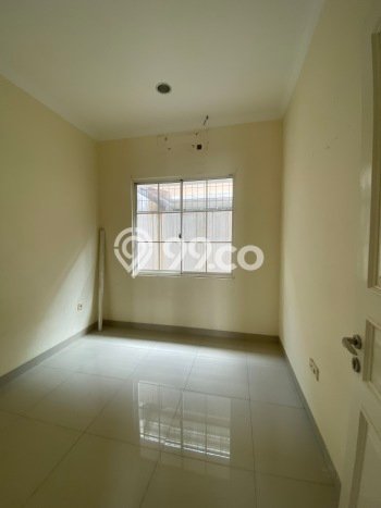 HUNIAN PILIHAN! Rumah kawasan Green Lake City, 3 KT, Lingkungan Asri, LT 90m² LB 127m² HUNIAN PILIHAN! Rumah kawasan Green Lake City, 3 KT, Lingkungan Asri, LT 90m² LB 127m²