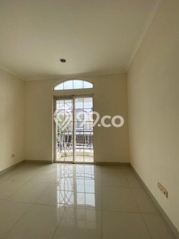 HUNIAN PILIHAN! Rumah kawasan Green Lake City, 3 KT, Lingkungan Asri, LT 90m² LB 127m² HUNIAN PILIHAN! Rumah kawasan Green Lake City, 3 KT, Lingkungan Asri, LT 90m² LB 127m²
