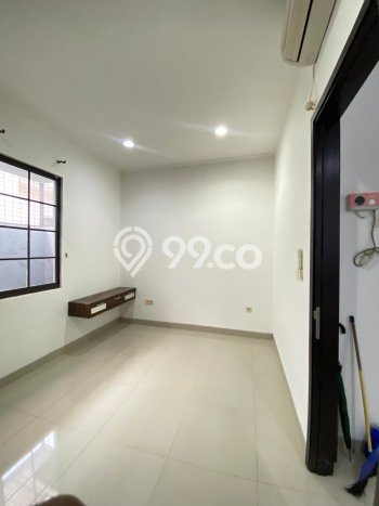 KESEMPATAN TERBAIK! Rumah area Green Lake City, 3 KM, Siap Huni, LT 90m² Bangunan 127m² KESEMPATAN TERBAIK! Rumah area Green Lake City, 3 KM, Siap Huni, LT 90m² Bangunan 127m²