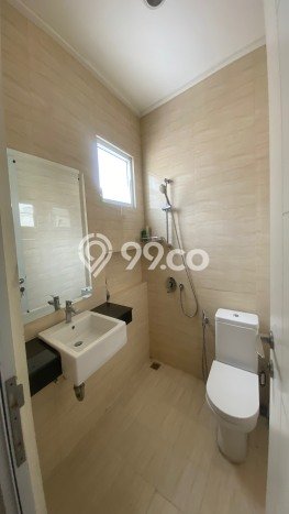 Rumah di Green Lake City, Dekat Tol, 3 KT, Luas 144m² LB 147m² Rumah di Green Lake City, Dekat Tol, 3 KT, Luas 144m² LB 147m²