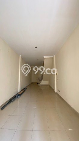 Disewakan! Rumah 3 Kamar Tidur &
4 Kamar Mandi di Green Lake City, Jakarta Barat Disewakan! Rumah 3 Kamar Tidur &
4 Kamar Mandi di Green Lake City, Jakarta Barat