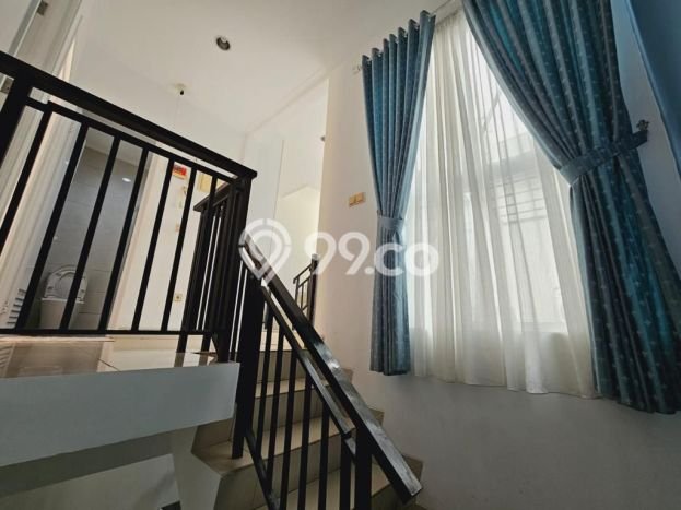 Rumah berminimalis 2 lantai green lake city Rumah berminimalis 2 lantai green lake city