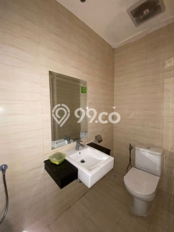Rumah Sewa Jakarta Barat LT 144m2 LB 147m2 Kawasan Green Lake City Rumah Sewa Jakarta Barat LT 144m2 LB 147m2 Kawasan Green Lake City