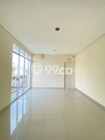 Rumah Sewa Jakarta Barat LT 144m2 LB 147m2 Kawasan Green Lake City Rumah Sewa Jakarta Barat LT 144m2 LB 147m2 Kawasan Green Lake City