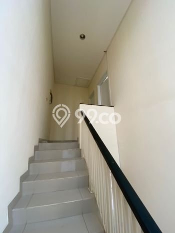 Rumah Sewa Jakarta Barat LT 144m2 LB 147m2 Kawasan Green Lake City Rumah Sewa Jakarta Barat LT 144m2 LB 147m2 Kawasan Green Lake City