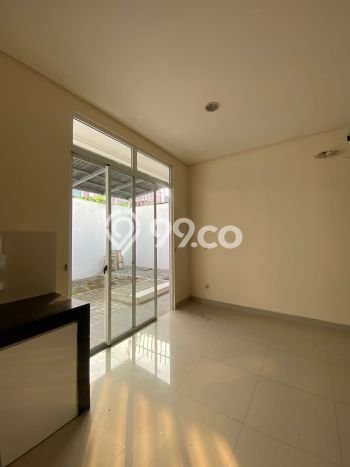 Rumah Sewa Jakarta Barat LT 144m2 LB 147m2 Kawasan Green Lake City Rumah Sewa Jakarta Barat LT 144m2 LB 147m2 Kawasan Green Lake City
