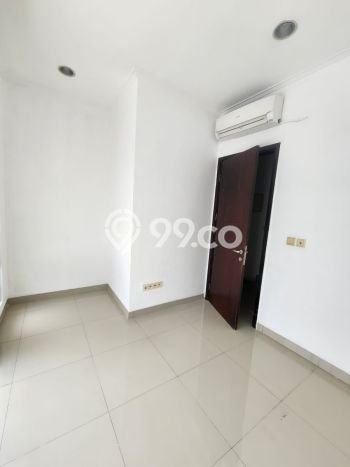 Dijual rumah 2 lantai green lake city dengan harga terjangkau Dijual rumah 2 lantai green lake city dengan harga terjangkau