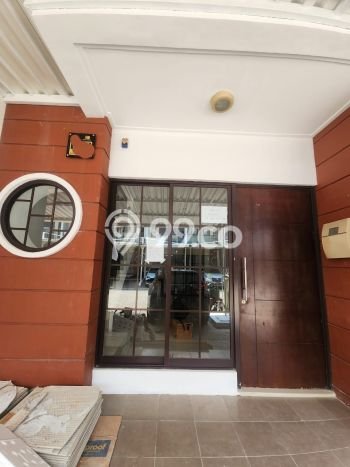 Dijual rumah 2 lantai green lake city dengan harga terjangkau Dijual rumah 2 lantai green lake city dengan harga terjangkau