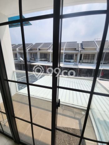 Dijual rumah 2 lantai green lake city dengan harga terjangkau Dijual rumah 2 lantai green lake city dengan harga terjangkau