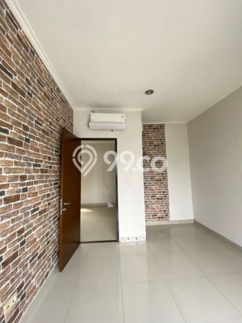 Rumah jual green lake city 2 lantai terbagus Rumah jual green lake city 2 lantai terbagus