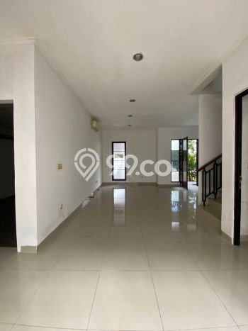 Jual rumah green lake city 2 lantai bagus Jual rumah green lake city 2 lantai bagus
