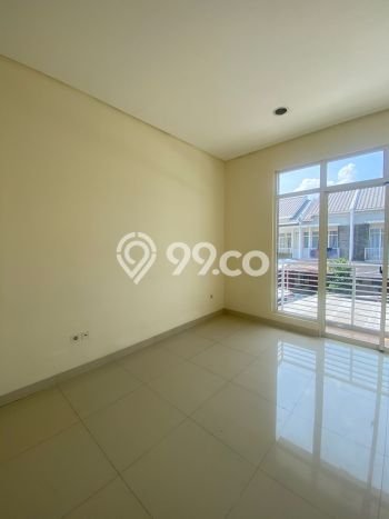 Rumah dijual green lake city 2 lantai terbagus Rumah dijual green lake city 2 lantai terbagus