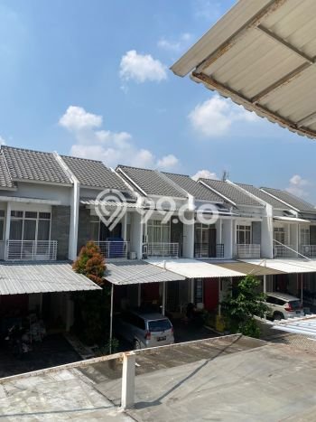 Rumah dijual green lake city 2 lantai terbagus Rumah dijual green lake city 2 lantai terbagus
