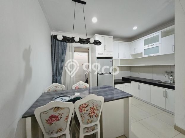 Disewakan rumah 2 lantai green lake city dengan harga termurah Disewakan rumah 2 lantai green lake city dengan harga termurah