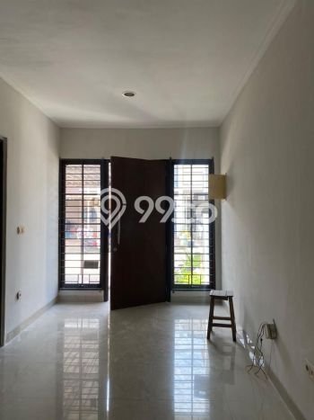 PENAWARAN EKSKLUSIF! Rumah kawasan Green Lake City, 4 KT, Area Premium, Luas 90m² Bangunan 127m² PENAWARAN EKSKLUSIF! Rumah kawasan Green Lake City, 4 KT, Area Premium, Luas 90m² Bangunan 127m²