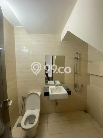 Rumah di Green Lake City, Dekat Mall, LT 90m² Rumah di Green Lake City, Dekat Mall, LT 90m²