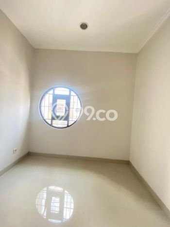 BEST CHOICE! Rumah di Green Lake City, 4 KM, Dekat Mall, Luas 90m² Bangunan 127m² BEST CHOICE! Rumah di Green Lake City, 4 KM, Dekat Mall, Luas 90m² Bangunan 127m²