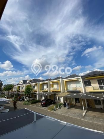 UNIT SPESIAL! Rumah di Green Lake City, 2 KM, Dekat Pusat Kota, Luas 90m² Bangunan 100m² UNIT SPESIAL! Rumah di Green Lake City, 2 KM, Dekat Pusat Kota, Luas 90m² Bangunan 100m²