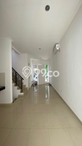 Disewakan Rumah Unfurnished Bagus SHM - Sertifikat Hak Milik Disewakan Rumah Unfurnished Bagus SHM - Sertifikat Hak Milik
