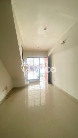 di Green Lake City Rumah Dua Lantai Siap Huni di Green Lake City Rumah Dua Lantai Siap Huni