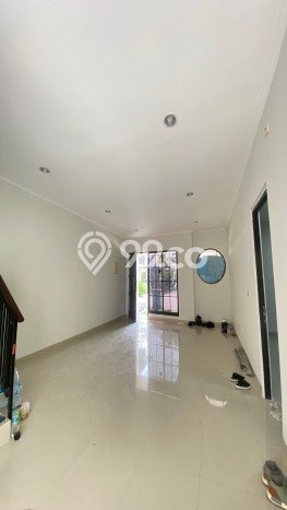 Disewakan Rumah Murah 8x20 Empat Kamar Tidurrr Unfurnished Disewakan Rumah Murah 8x20 Empat Kamar Tidurrr Unfurnished