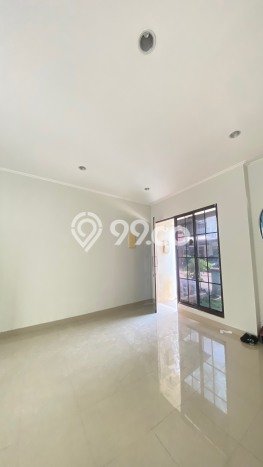Disewakan Rumah Murah 8x20 Empat Kamar Tidurrr Unfurnished Disewakan Rumah Murah 8x20 Empat Kamar Tidurrr Unfurnished