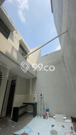 Disewakan Rumah Murah 8x20 Empat Kamar Tidurrr Unfurnished Disewakan Rumah Murah 8x20 Empat Kamar Tidurrr Unfurnished