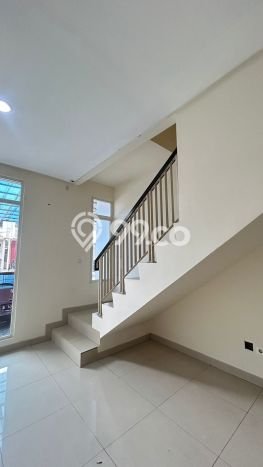 Rumah di Green Lake City, 2 KT, Dekat Pusat Kota, Luas 67m² Bangunan 84m² Rumah di Green Lake City, 2 KT, Dekat Pusat Kota, Luas 67m² Bangunan 84m²