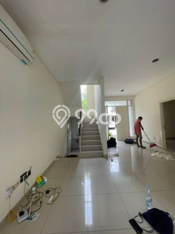 HARGA SPESIAL! Rumah di Green Lake City, Akses ke Fasilitas, 3 KM, LT 144m² Bangunan 147m² HARGA SPESIAL! Rumah di Green Lake City, Akses ke Fasilitas, 3 KM, LT 144m² Bangunan 147m²