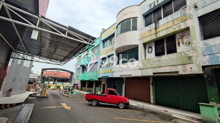 Ruko Disewa di Bogor dengan LB 202m2 Area Komersial Ramai Ruko Disewa di Bogor dengan LB 202m2 Area Komersial Ramai