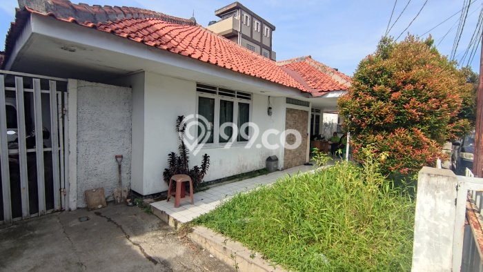 Rumah Budi Agung dekat Depo Bangunan Mitra10 Mall Yogya dan Tol Sentul Selatan Rumah Budi Agung dekat Depo Bangunan Mitra10 Mall Yogya dan Tol Sentul Selatan